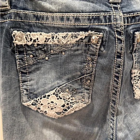 Miss Me, Womens Distressed Blue Cropped Jean Capri, 28 - Picture 10 of 13